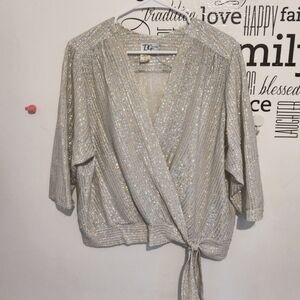Cute blouse